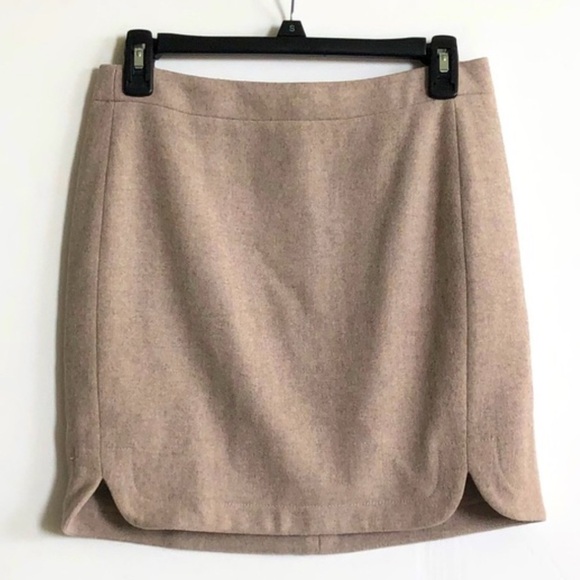 J. Crew  women’s mini skirt size 6 
Waist 15”
Length 17” - Picture 1 of 8